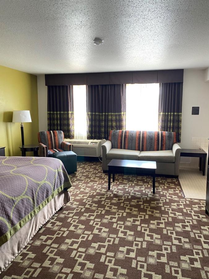 Super 8 By Wyndham Independence Ia Hotel Exterior photo